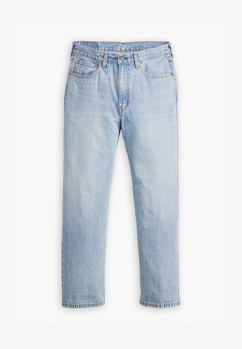 Lysblå denimjeans med lige bendesign, fem lomme stil og kontrastsyet. Knap- og lynlåslukning i taljen.