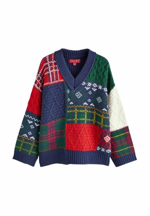 Strickpullover mit V-Ausschnitt, der ein Patchwork aus bunten Mustern in Rot, Blau, Grün und Weiß mit strukturierten Akzenten zeigt.