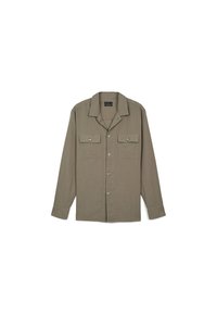Chemise à manches longues vert olive avec col, deux poches poitrine, devant boutonné et ourlet droit ; fabriquée dans un tissu léger.