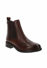Bota Chelsea de cuero marrón con perforaciones decorativas, panel lateral elástico, tirador y tacón bajo apilado sobre un fondo blanco.