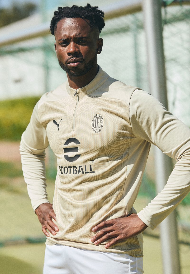Puma AC MILAN PREMATCH 1/4 ZIP - Klupska odjeća - putty/prairie tan
