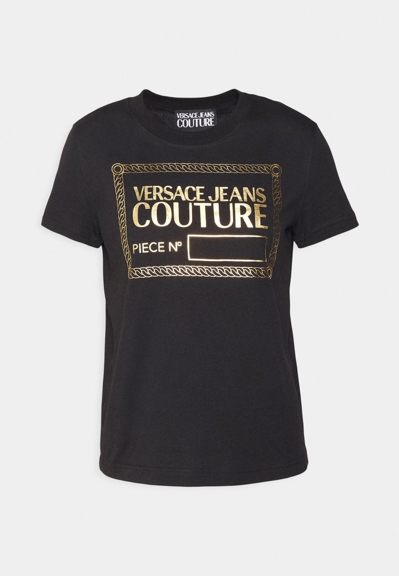 Zwart t-shirt met korte mouwen, met gouden "Versace Jeans Couture"-logo en decoratieve rechthoekige rand aan de voorkant.
