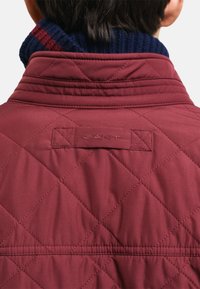 GANT QUILTED WINDCHEATER - Light jacket - wine red