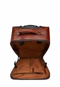 Maleta de cuero marrón con una forma estructurada y un asa en la parte superior. El interior cuenta con un forro acolchado y múltiples compartimentos para la organización.