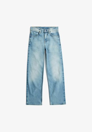Jean droit en denim bleu clair avec poches avant, passants de ceinture et fermeture par bouton, présenté sur fond blanc.