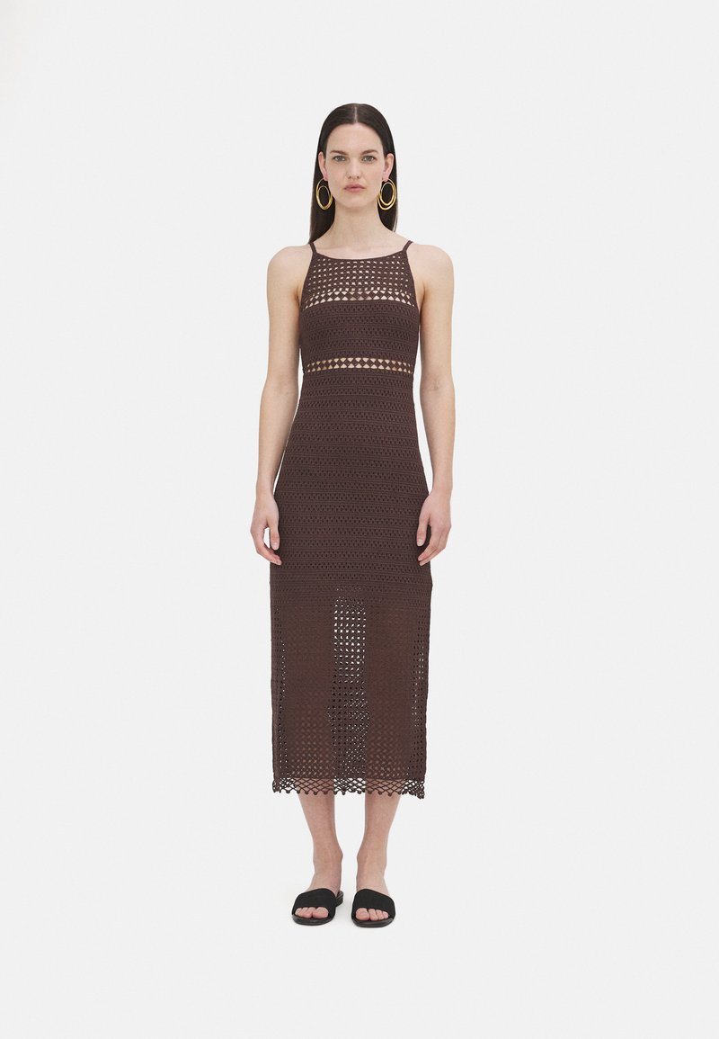 Claudie Pierlot ROBE LONGUE CROCHET - Pulóverruha - marron