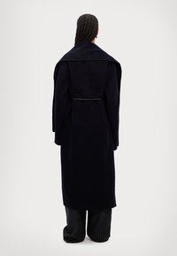 Vanessa Bruno VALERAN - Klassischer Mantel - marine