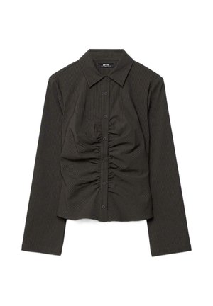 Temno siva srajca z dolgimi rokavi, z gumbi in subtilnimi črtami ter naborki vzdolž sredine spredaj.