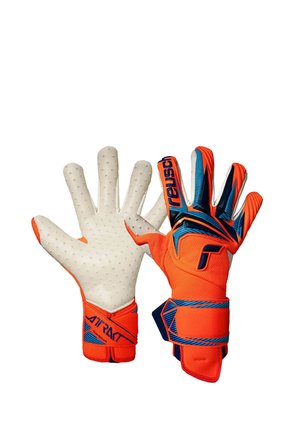Par de guantes de portero Reusch naranja y azul con palmas blancas texturizadas y correas ajustables en la muñeca.