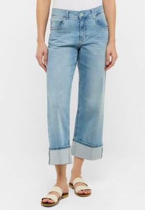 Light blue cropped jeans with a straight cut, inverted hem, and fold-over cuffs. Features classic five-pocket design and contrasting stitching.