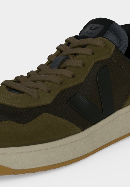 Veja V-90 - Trainers - olive black — photo 7