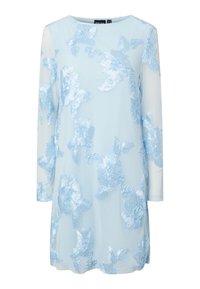 Robe bleu clair à manches longues en tissu transparent avec des détails de broderie florale en relief sur toute la surface.