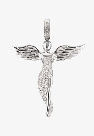 Pendentif en argent représentant un ange avec des ailes détaillées et un corps cristallin, présentant une finition polie et une boucle pour l'attache.