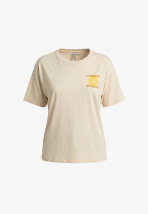 T-shirt beige en coton à manches courtes avec un graphique de soleil jaune et le texte "L'AMOUR LT CERISES" sur le côté supérieur gauche de la poitrine.