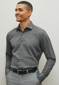 Next TRIMMED SINGLE CUFF - Overhemd - grey