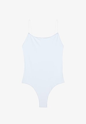 Svetlomodrý tielkový overal bez rukávov s tenkými ramienkami a jednoduchým, priliehavým dizajnom.