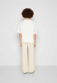 Lindex LOLA - T-shirt básica - white