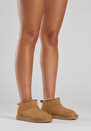 Loungeable SHEEPSKIN SLIPPERS - Slippers - tan