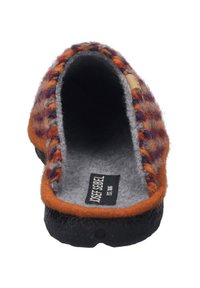 Sabot en laine à enfiler orange et gris avec des accents tissés, intérieur en feutre gris, semelle en caoutchouc noire et logo sur la semelle intérieure.