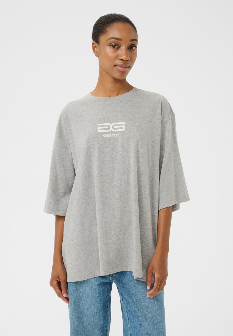 Gestuz LUELLA - Trükipildiga T-särk - medium grey mélange