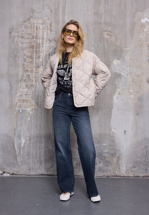 ADIVA  - Viegla jaka - string