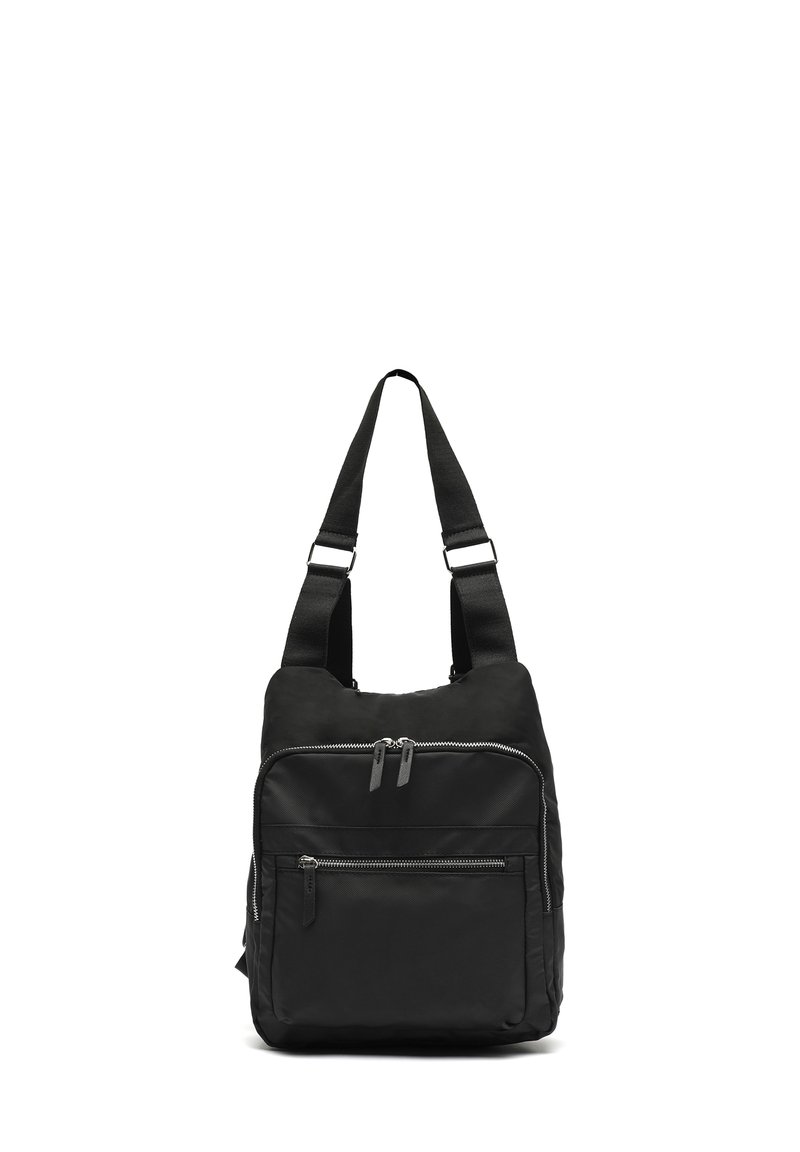 Borsa a tracolla nera in tessuto con tracolla regolabile, due tasche con zip anteriori, superficie liscia e forma rettangolare.