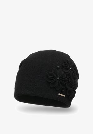 Chapeau en tricot noir orné de trois fleurs texturées avec des perles, d'une finition lisse et d'un petit accent métallique sur le côté.