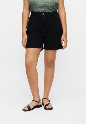 ONLY Carmakoma, Lühikesed teksad - black
