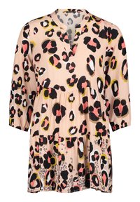 Túnica rosa con escote en V y mangas de tres cuartos que presenta un estampado de leopardo multicolor, con un dobladillo en capas y tela ligera.