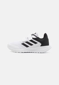 Unselected, footwear white/core black