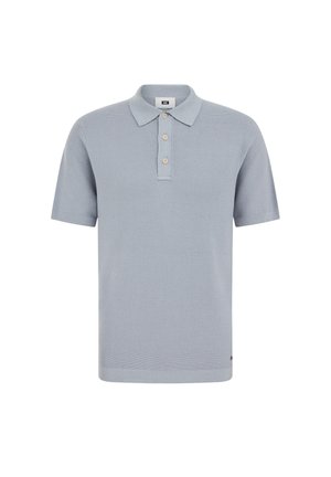 Hellblaues kurzärmliges Strick-Poloshirt mit drei beigen Knöpfen und klassischem Kragen, dargestellt auf weißem Hintergrund.