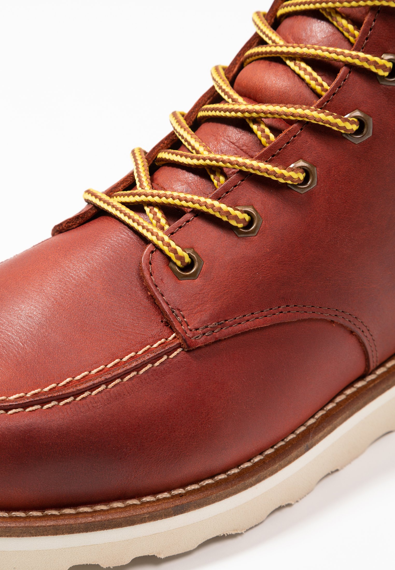 office idyllic boots