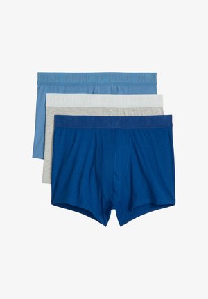 Tres pares de bóxers para hombre en azul, azul claro y gris, apilados con cinturas de marca que dicen "MARCO POLO".