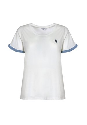 T-shirt bianca in cotone con maniche corte, caratterizzata da dettagli frangiati in denim blu alle estremità delle maniche e un piccolo logo ricamato sul petto.