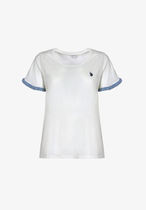 T-shirt bianca in cotone con maniche corte, caratterizzata da dettagli frangiati in denim blu alle estremità delle maniche e un piccolo logo ricamato sul petto.