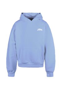 Pale blue hoodiedė, pagaminta iš minkštos medvilnės mišinio, turinti priekinę kišenę, lanksčius rankogalius ir mažą baltą logotipą ant krūtinės.