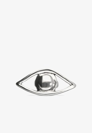 Bague en argent en forme d'œil avec une perle sphérique polie au centre, design métallique lisse et minimaliste.