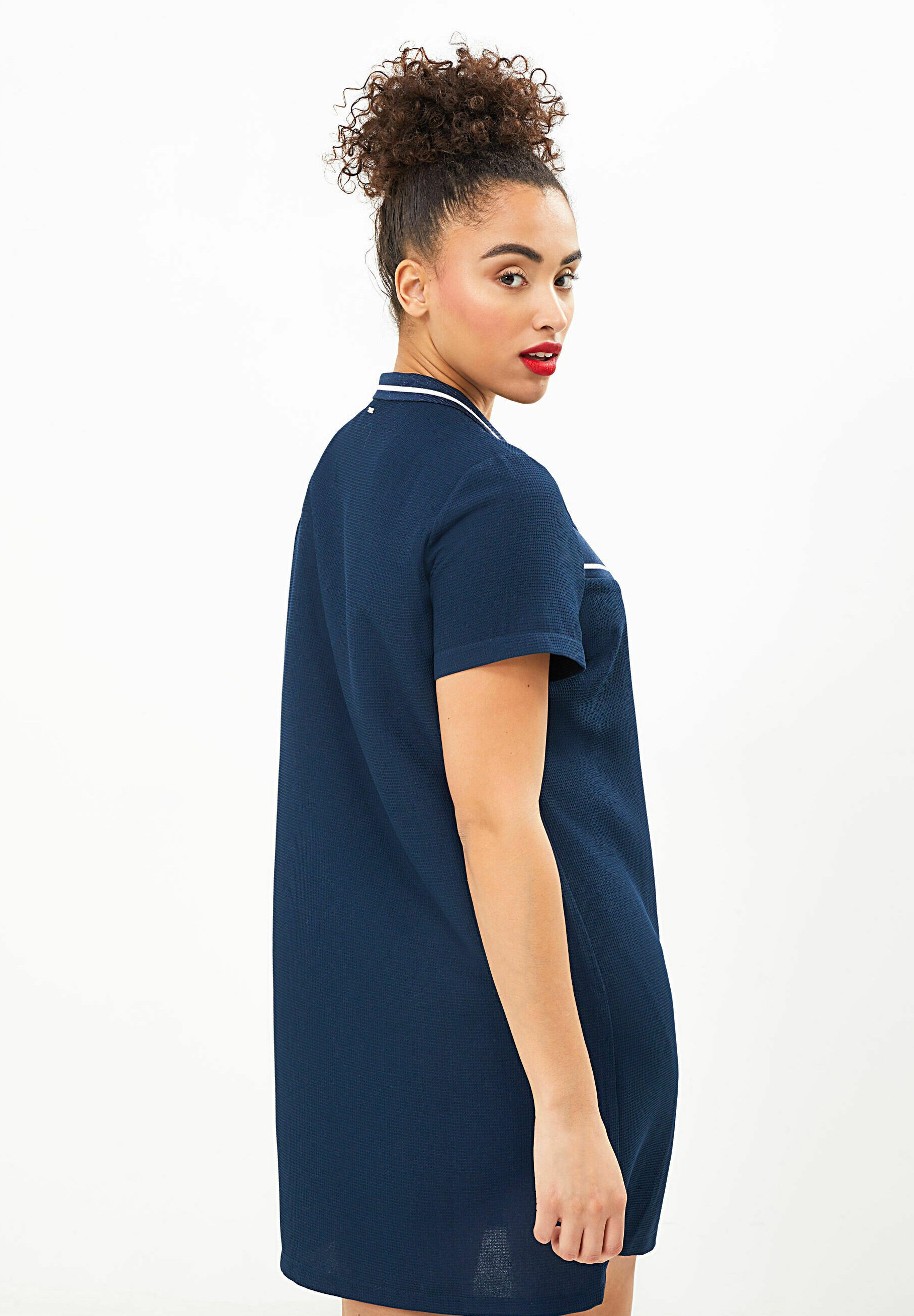 robe i code bleu marine