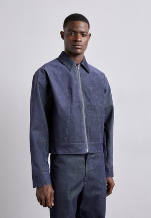 WOOD WOOD TWISTED SEAM CHORE JACKET - Letná bunda - envy green