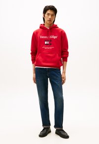 Tommy Hilfiger EMBRO FLAG - Sweatshirt - medium red