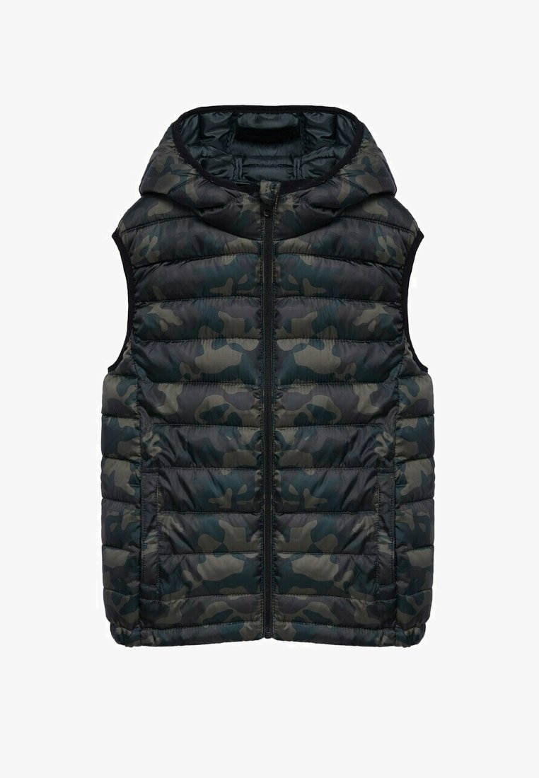 Gepolsterte, ärmellose Weste mit Kapuze in dunkelgrünem und schwarzem Camouflage-Muster. Verfügt über einen Reißverschluss vorne und zwei Seitentaschen.