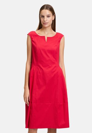 Vera Mont SOMMER TAILLIERT - Freizeitkleid - red rose