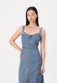 GAP PITNEY - Teksakleit - medium wash