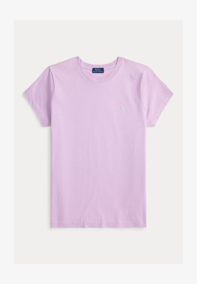 Lila katoenen T-shirt met korte mouwen, voorzien van een ronde hals en een geborduurd polo-logo in lichter blauw op het linkerborstgebied.