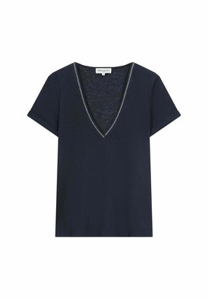 T-shirt bleu marine à col en V et à manches courtes, avec une bordure en argent le long de l'encolure. Fabriqué en tissu léger et doux.