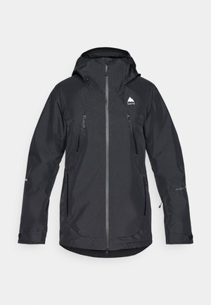 Čierna nepremokavá bunda s kapucňou, obsahujúca dve bočné vrecká na zips, predný zips a logo na ľavej hrudi.