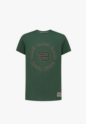 Camiseta de algodón verde con mangas cortas, cuello redondo y un gráfico circular con la palabra "BALLIN" y una letra "B" alada.