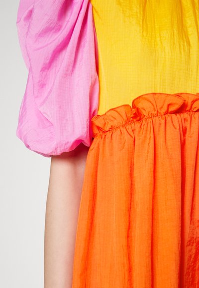 Brogger EXCLUSIVE ADA DRESS - Freizeitkleid - orange