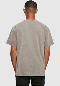 Merchcode BACKSTREET - INBYH ACID WASHED  - Apdrukāts T-krekls - asphalt