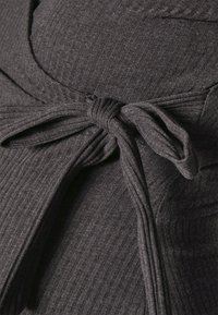 Anna Field MAMA WRAPPED DRESS SLEEVES - Vestido de malha - dark grey
